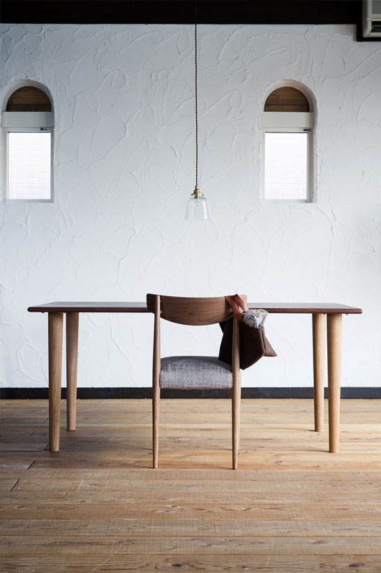 ARLE DINING TABLE
